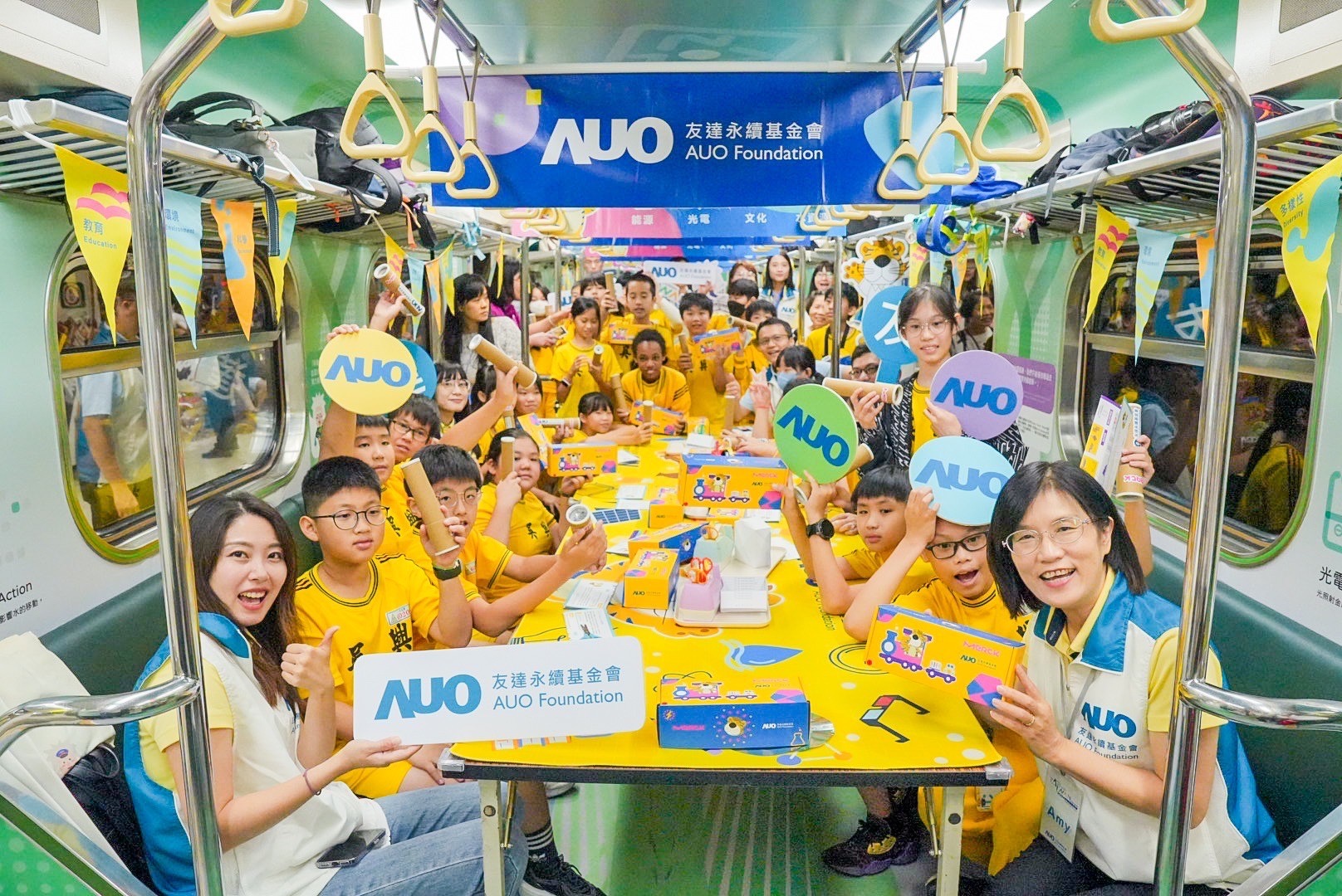 友達永續基金會響應國科會推動的「臺灣科普環島列車」正式啟航，透過「生活中的科學」車廂課程設計，展開為期6天巡迴全臺17個縣市、停靠32站的移動式科普之旅